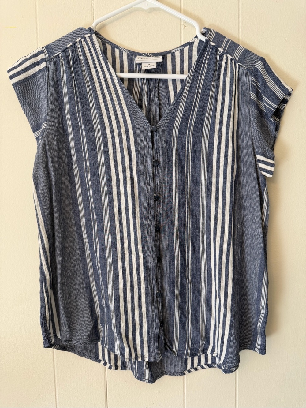 Liz Claiborne Striped Button-Front Cap Sleeve Top - Blue & White Size M Blouse